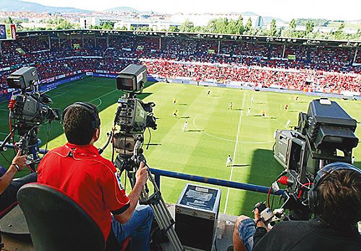 Pay per view. El programa Fútbol para Todos está en agonía. “La gratuidad se derrumba en enero”, dijo un dirigente que negocia con Turner.
