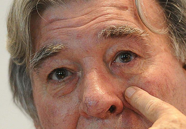Lo tienen atrapado. Pérez no abre el juego como los dirigentes de la AFA pretenden, y eso genera rispideces. El fútbol empezó porque apareció la plata, pero las broncas siguen a flor de piel. Chiqui Tapia y Daniel Ferreiro, los hombres clave del Ascenso, le marcan la cancha.