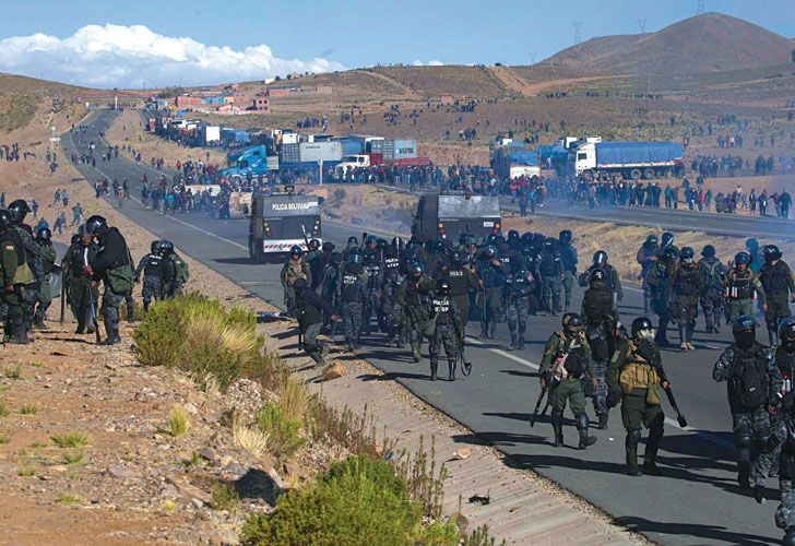 Choques. Los piquetes en las rutas habían comenzado el martes. Los manifestantes acusan a la polícia de haber matado a tres de ellos.