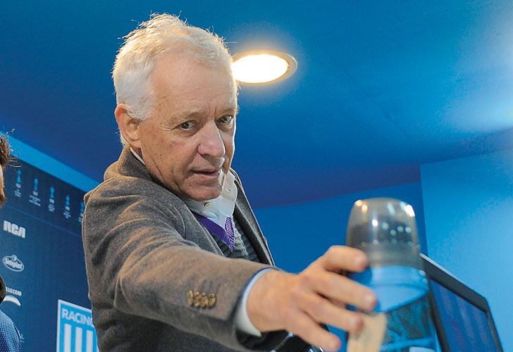 Espalda. Es la que tiene el presidente tras el título ganado. Sin embargo, su 2016 no es el mejor.