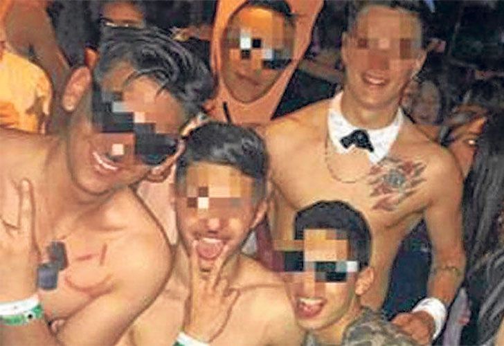 ESCANDALO. Los estudiantes agresores del colegio de Lanús Oeste llegaron al boliche Cerebro con esvásticas y bigotes pintados.