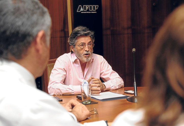 A CARGO. El titular de la AFIP, Alberto Abad, comanda los controles del flamante sistema.