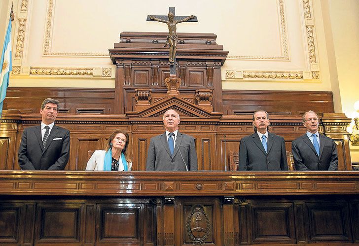 Corte suprema. Le prometió a la Oficina Anticorrupción una respuesta al reclamo por sus DD.JJ.