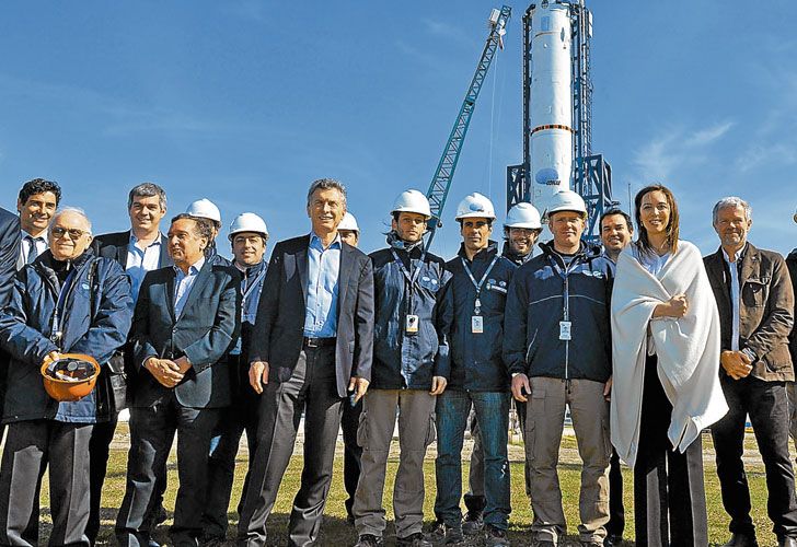 Apoyo. Varotto, Peña, Barañao, Macri y Vidal, juntos para respaldar el proyecto espacial argentino.