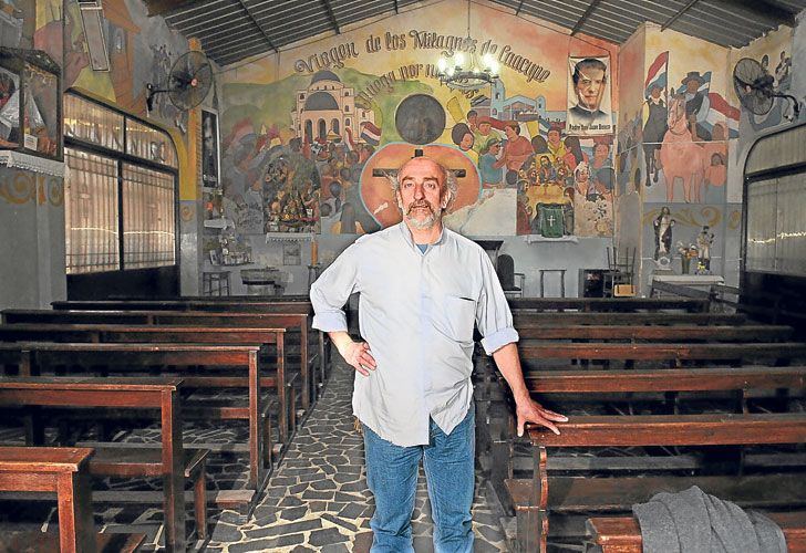 Referente. Hace cinco años que el padre Toto llegó a la parroquia Nuestra Señora de Caacupé. Para él, lo importante es garantizar la inclusión y la igualdad de oportunidades.