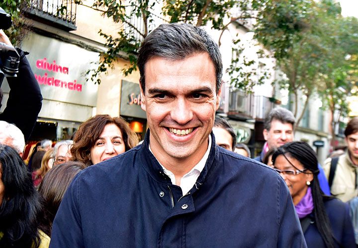 ALIANZAS. Pedro Sánchez afirmó que no se “doblegará” ante el pedido del presidente Rajoy y pidió ayuda a Iglesias.