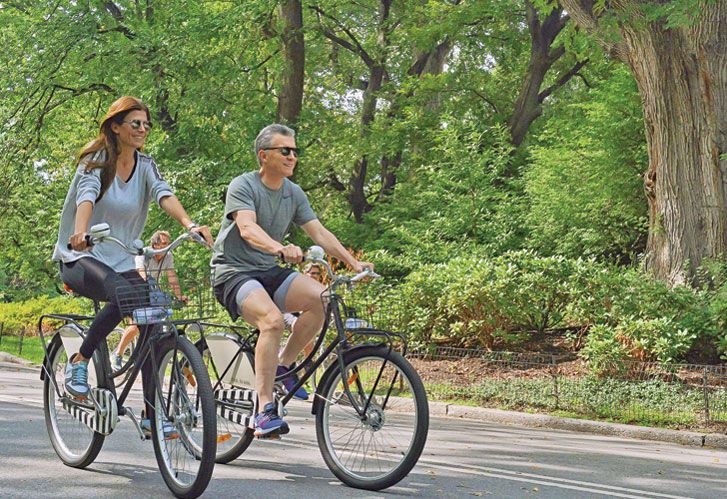 Distendidos. Esta semana, Macri y Awada se mostraron recorriendo el Central Park de Nueva York en bicicleta.