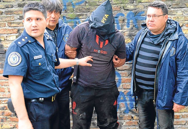 Atrapados. Los tres asaltantes detenidos son mayores de edad y tienen antecedentes penales.