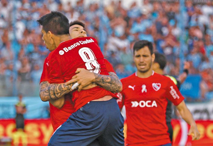 Agonico. Fue en contra, pero se festeja como si lo hubiesen definido con un lujo. El gol sobre la hora le dio el triunfo al Rojo.