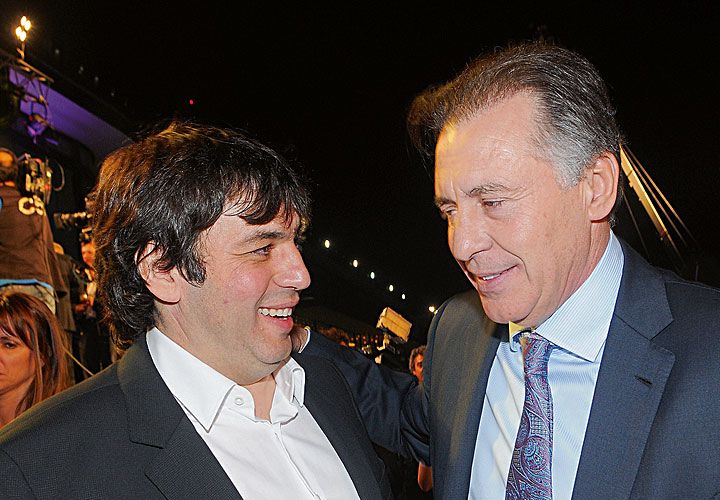 Otros tiempos. López se quedaría con la constructora, De Sousa, con los medios y la petrolera.