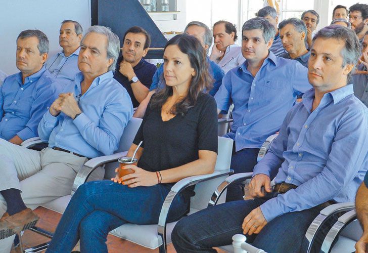 En clase. Macri llegó en helicóptero al complejo, donde el puntapié inicial lo dieron el jefe de Gabinete, Marcos Peña, y María Eugenia Vidal y cerraron la jornada Gabriela Michetti, Francisco Cabrera (Producción) y Esteban Bullrich (Educación).