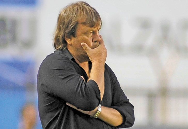 Zielinski. Perdió tres partidos y tuvo que abandonar Racing. No lo salvó ni ganar el clásico.