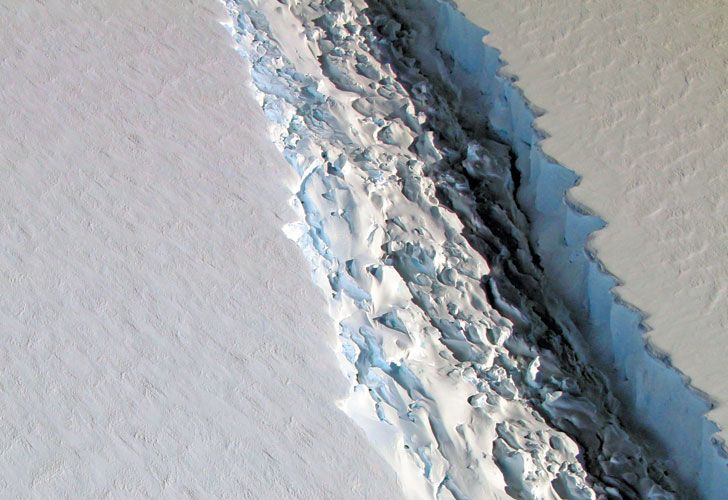 Barrera. La NASA fotografió la grieta gigante, en la plataforma Larsen C, que está por colapsar.