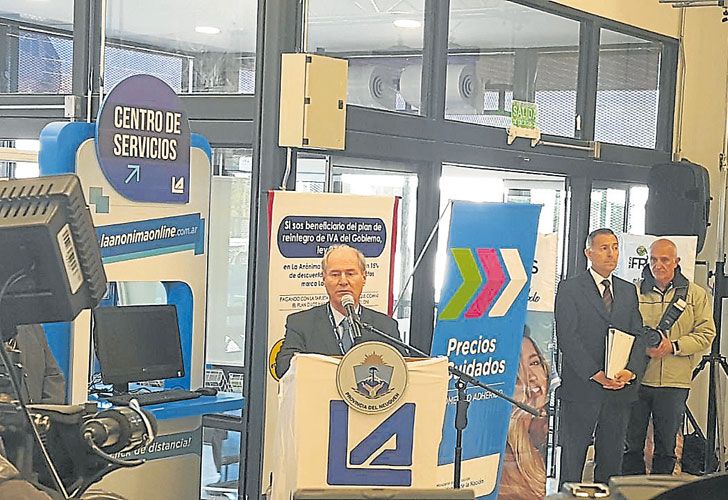 NEUQUEN. Añelo tiene 6 mil habitantes y Braun inauguró el primer supermercado. No cree que los conflictos frenen negocios.