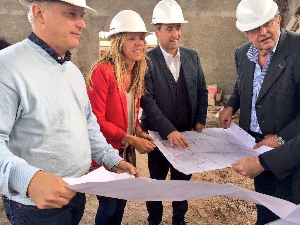 ESTILO K. Klemensiewicz junto a Mestre y Frigerio el miércoles, cuando anticiparon que irán por la Provincia.