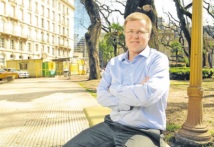 Con reparos. “Se percibe que este gobierno está haciendo las cosas bien”, dice, con matices.