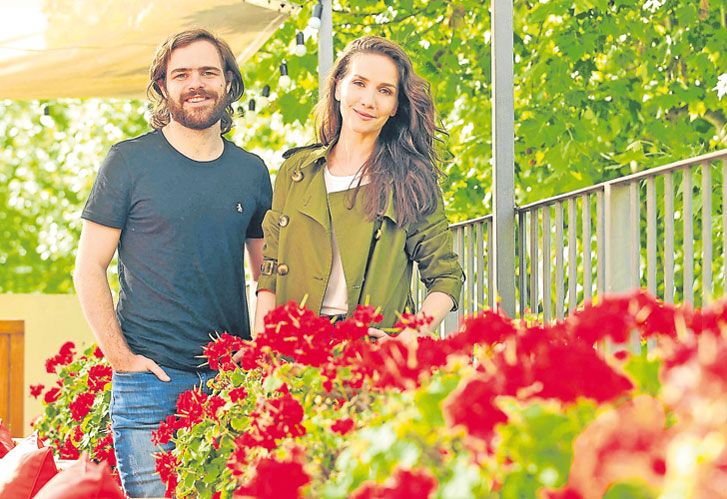 Postales. Oreiro y Lanzani en la ópera prima de Nicolás Puenzo, hermano de Lucía e hijo del ganador del Oscar por La historia oficial.