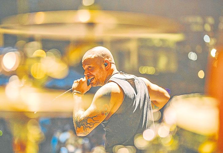 Candidato. El latino preferido, hoy por hoy, de la industria musical critica que las decisiones artísticas se tomen sólo por números.