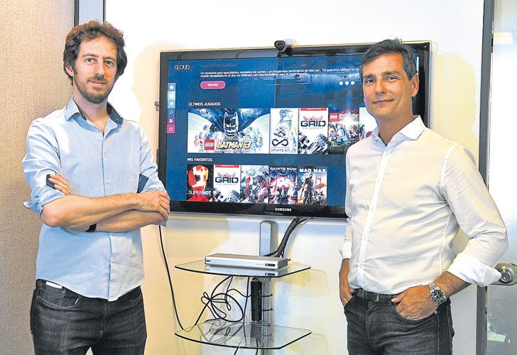 Innovacion. Lionel Zajdweber y Felipe de Stefani, de Turner Argentina, muestran la nueva plataforma que promete revolucionar la forma de juego.