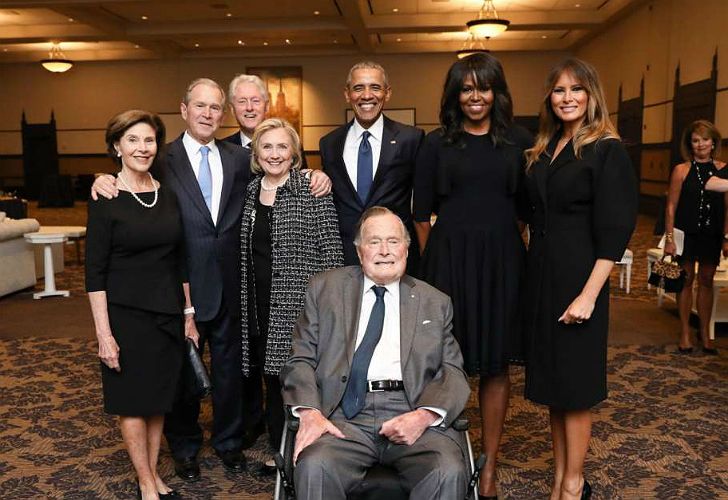Cuatro expresidentes y exprimeras damas, reunidos por Barbara Bush.
