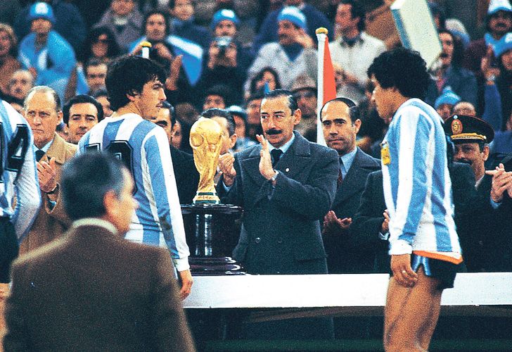 Política y fútbol cuando la dictadura decidió explotar el Mundial de 1978 Política y fútbol cuando la dictadura decidió explotar el Mundial de 1978
