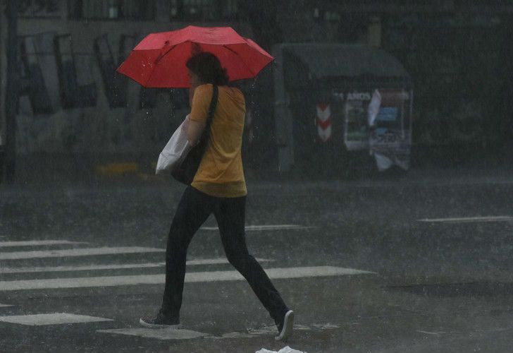 Abundantes lluvias para el sudeste cordobés — Sigue el alerta