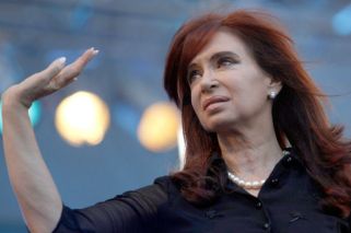 Cristina: los peronistas no la quieren, pero sus fieles la imaginan como Lázaro (no Báez, sino el de Cristo)