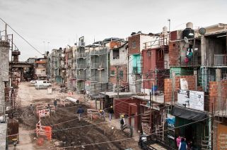 En las villas reclaman que los políticos no aparezcan sólo en elecciones