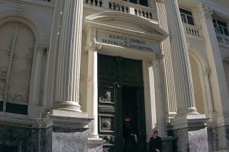 El Gobierno cree que si gana CFK el dólar no se disparará