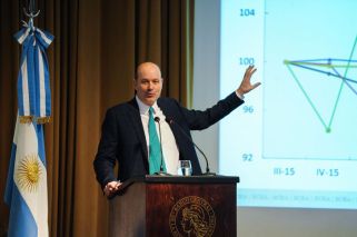 Admiten que subas del dólar aún se trasladan a precios