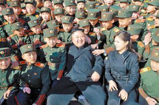 Norcorea redobla su desafío nuclear para desalentar un ataque de EE.UU.