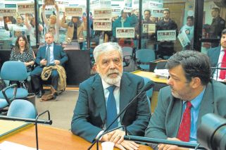 Obligan a De Vido a ir el miércoles a una audiencia por el juicio de Once
