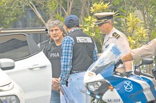 Boudou pasó su primera noche detenido “angustiado” por su mujer embarazada
