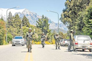 En plena tensión, efectivos de seguridad coparon Bariloche