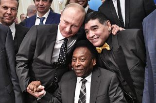 Maradona y Pelé: besos y abrazos en el sorteo del Mundial