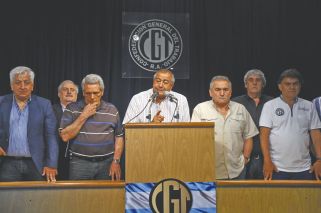 Con tensión entre duros y dialoguistas, la CGT sigue en estado de alerta