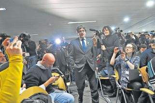Incertidumbre y división en Cataluña tras los comicios