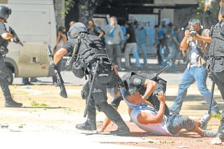 En un año se habrían duplicado los casos de detenidos en protestas