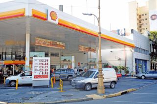 El petróleo no se detiene y las naftas podrían subir otra vez