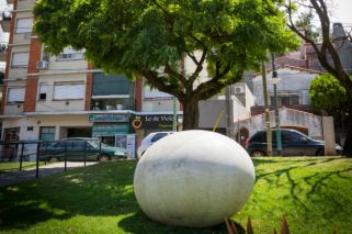Jorge Macri gastó casi 2 millones de pesos en 30 “huevos” gigantes