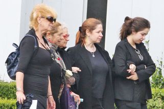 Sin famosos y en familia: el último adiós de Andrea del Boca a su papá