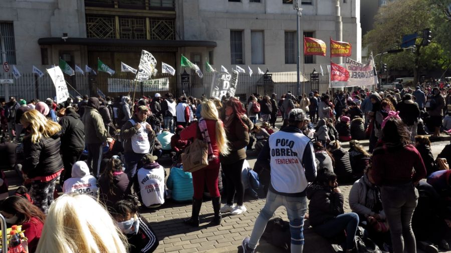 En la previa de la asunción de Zabaleta, el Polo Obrero Tendencia protestó frente al Ministerio de Desarrollo Social.