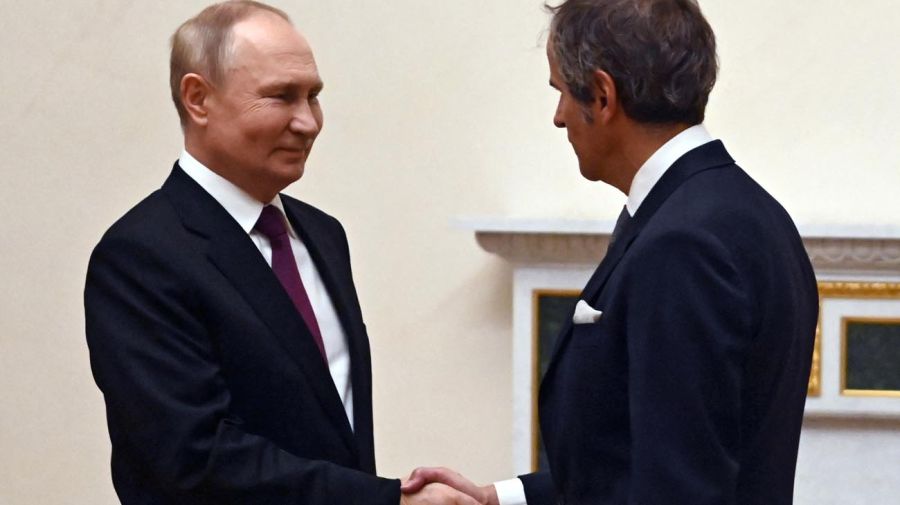 Rafael Grossi y Vladimir Putin