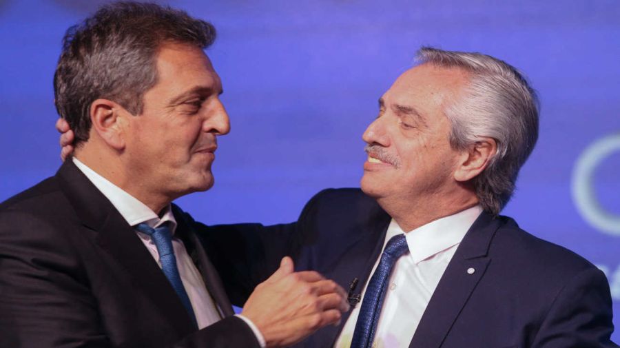El presidente Alberto Fernández junto al ministro de Economía, Sergio Massa