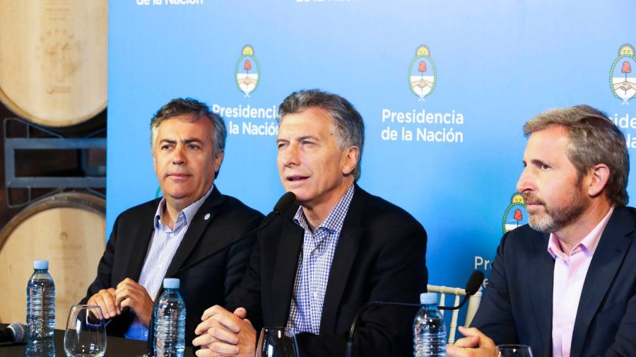Rogelio Frigerio, Mauricio Macri y Alfredo Cornejo en 2018