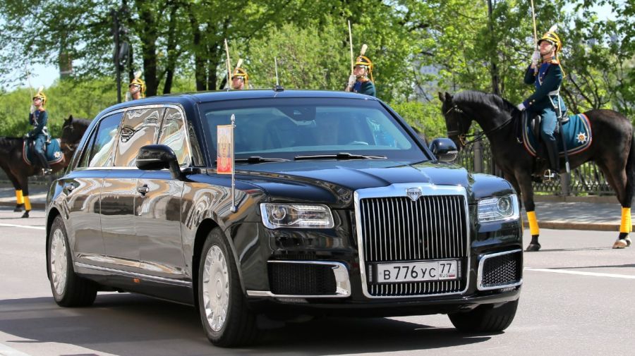La limusina Aurus es el vehículo oficial del Kremlin