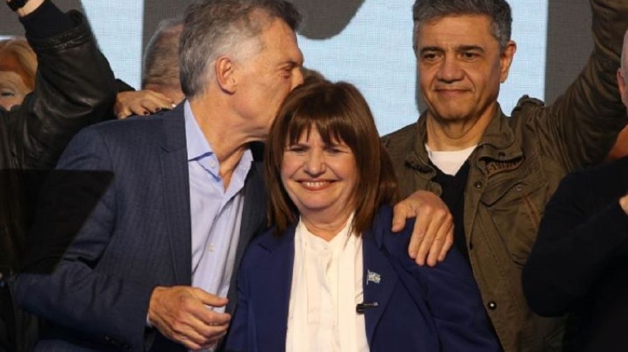 Patricia Bullrich y Mauricio Macri, en el centro del PRO