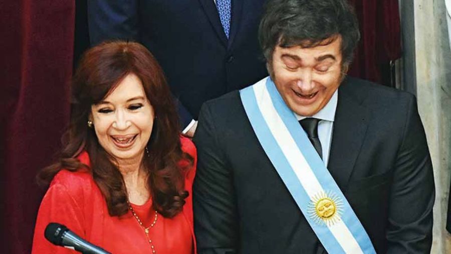 Cristina Kirchner y Javier Milei en la asunción