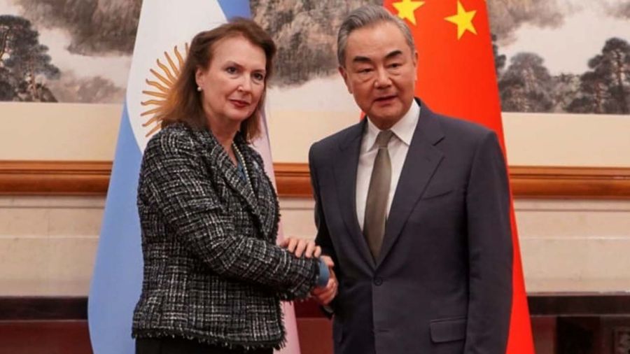 Diana Mondino de gira por China