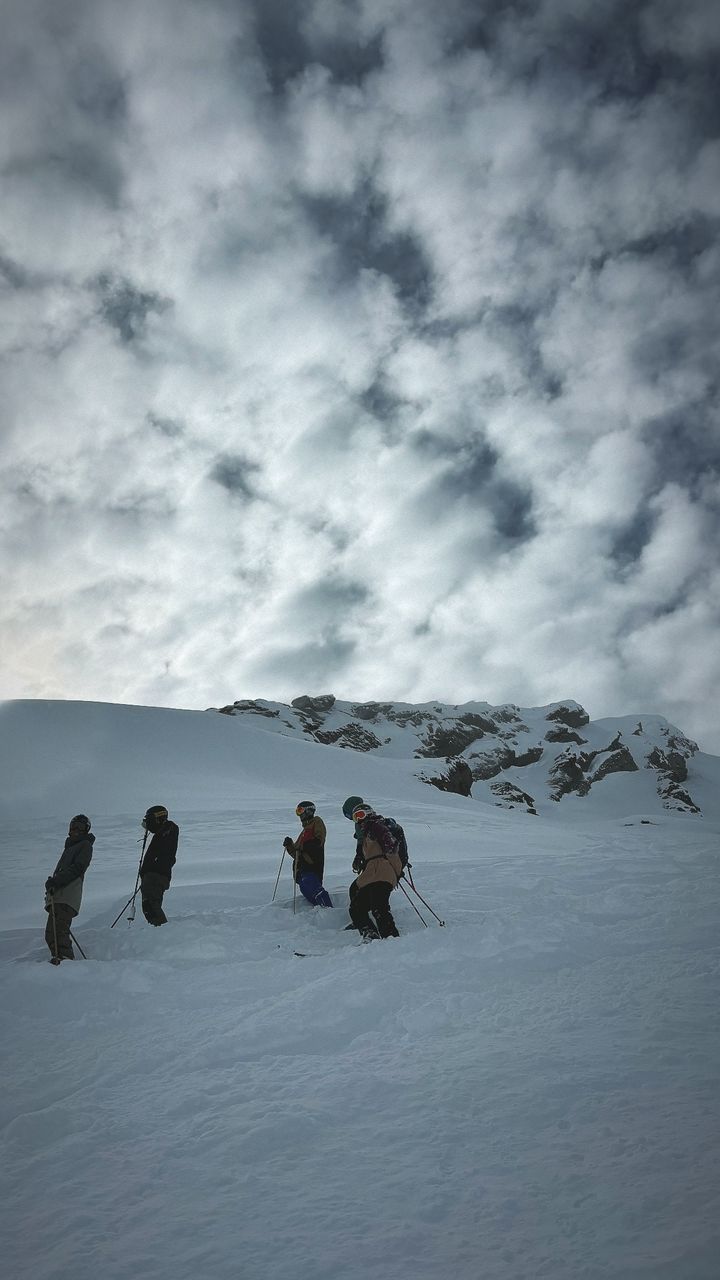 Máximo Menem Bolocco en la nieve. 